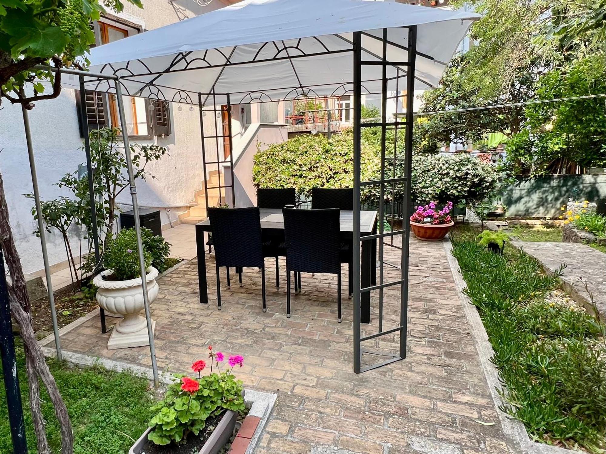 V&V Apartment Πούλα Εξωτερικό φωτογραφία